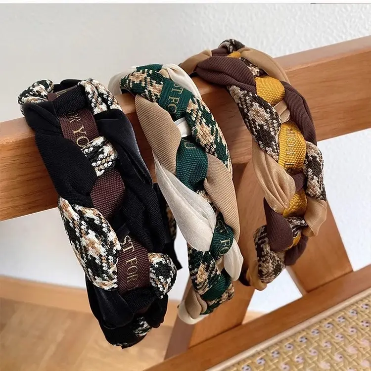 Women's 2023 High-Pressure Twist Headband with Skull Top Design - Image 5