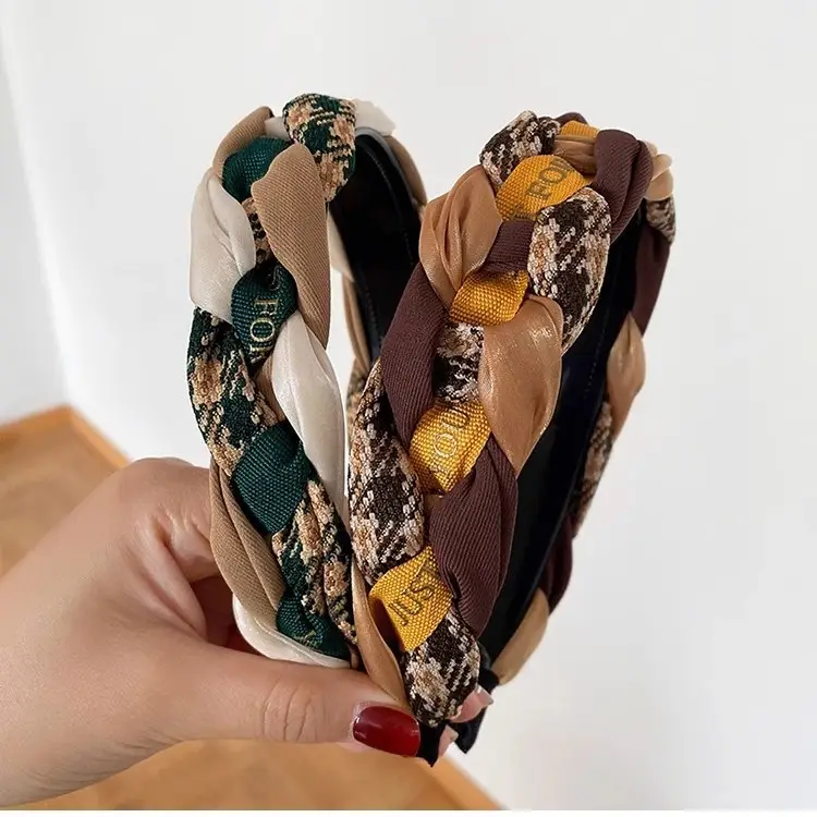 Women's 2023 High-Pressure Twist Headband with Skull Top Design - Image 6