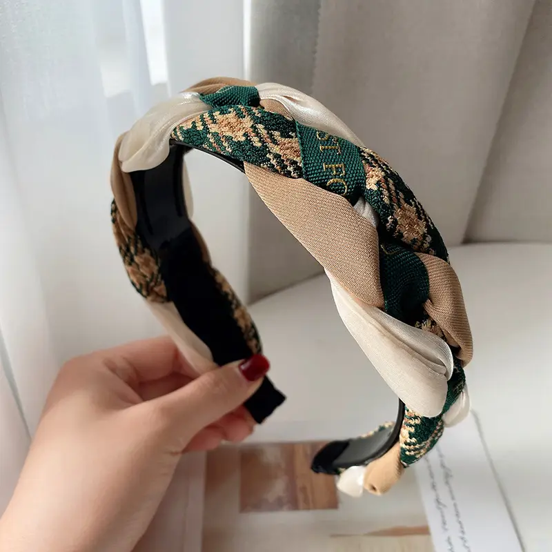Women's 2023 High-Pressure Twist Headband with Skull Top Design - Image 2