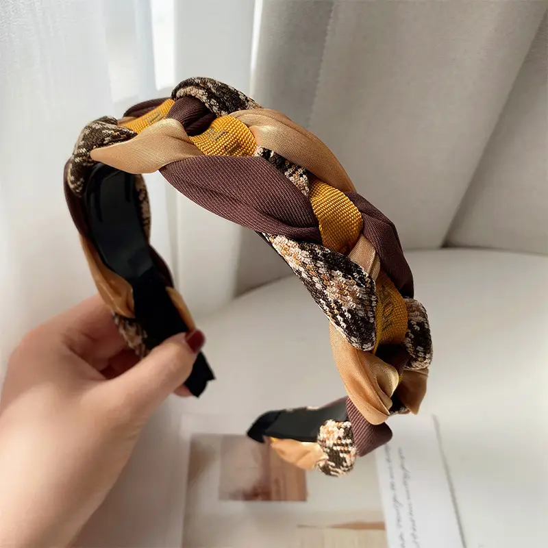 Women's 2023 High-Pressure Twist Headband with Skull Top Design - Image 3