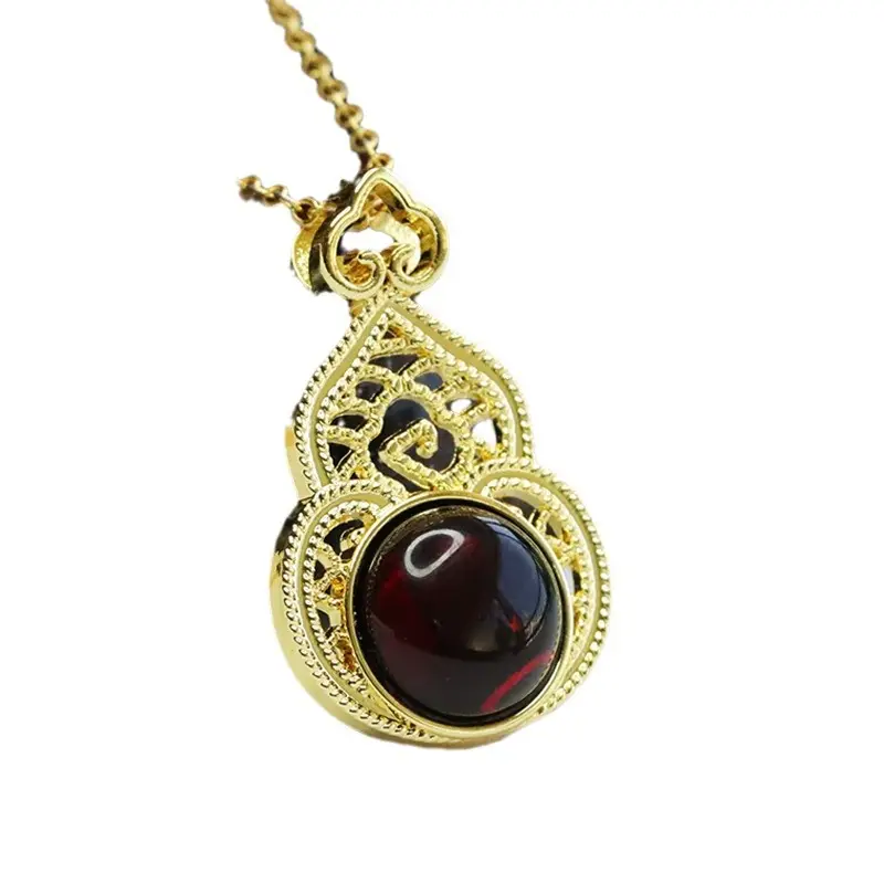 Aiyu Gold Pendant Necklace with Blood Gourd Design