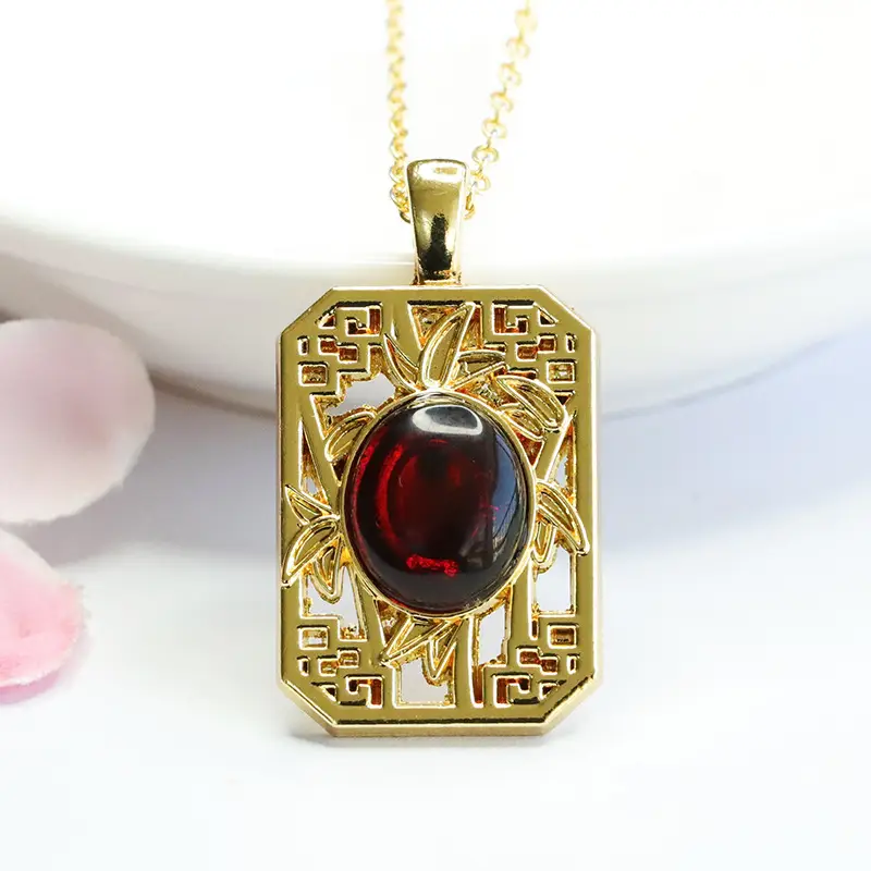 Natural Amber Square Pendant Necklace Ethnic Gold — feature 4