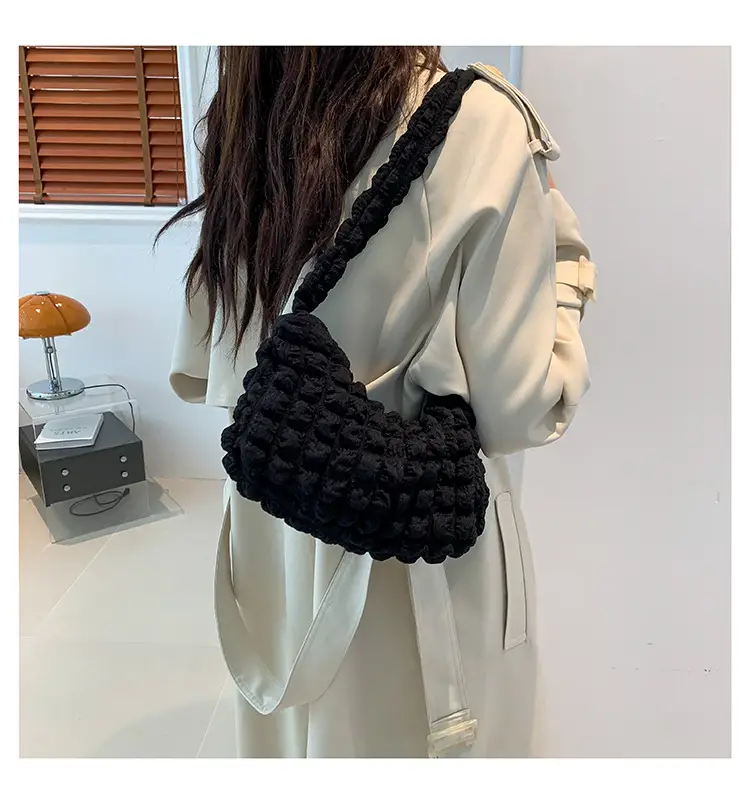 Cloud Puff Bag Girl Fashion Pleated Shoulder Bag — feature 17