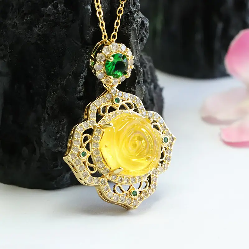 Natural Amber Rose Pendant Gold Necklace Ethnic Style — feature 9
