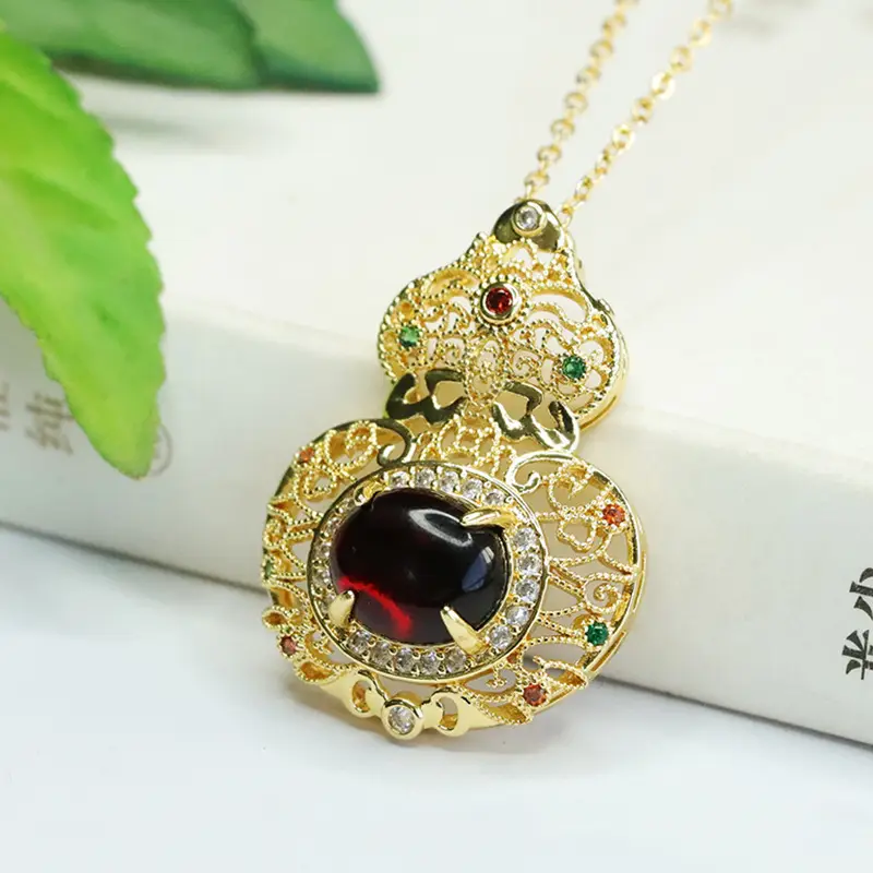 Vintage Gold Amber Pendant Necklace with Gourd Design