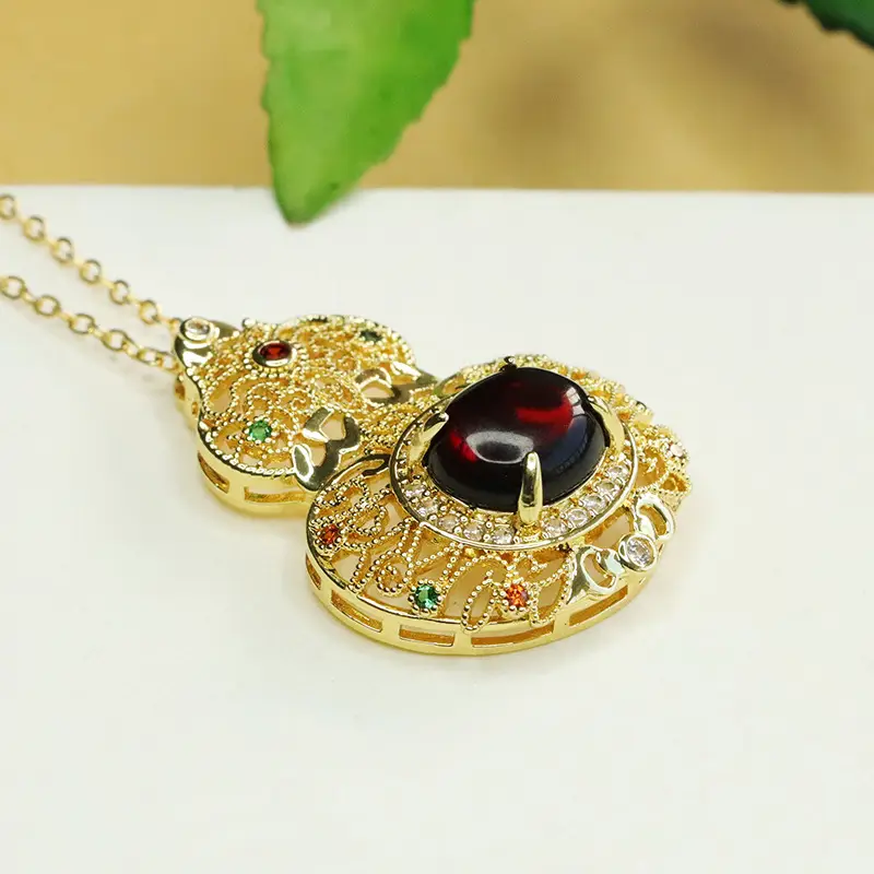 Vintage Gold Amber Pendant Necklace with Gourd Design