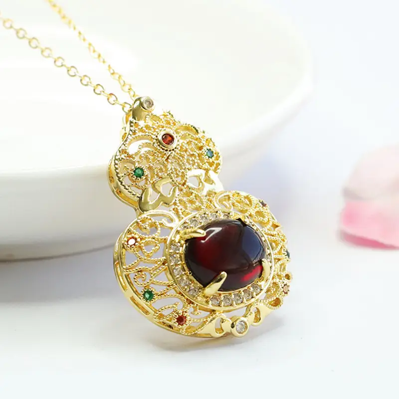 Guan Yu Pendant Necklace for Women Vintage Gold Amber