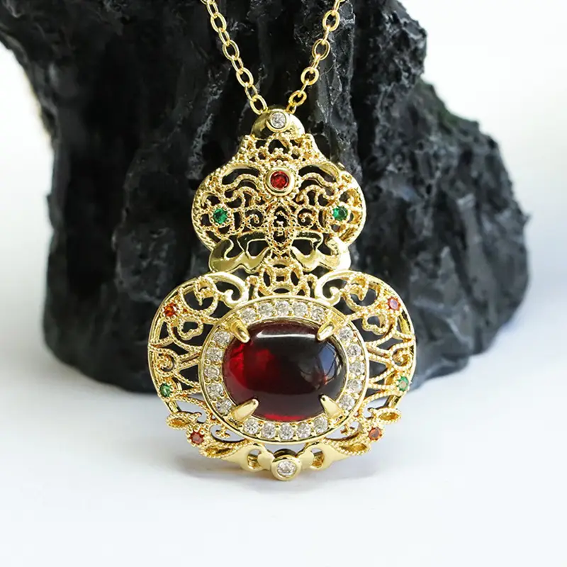 Guan Yu Pendant Necklace for Women Vintage Gold Amber — feature 7