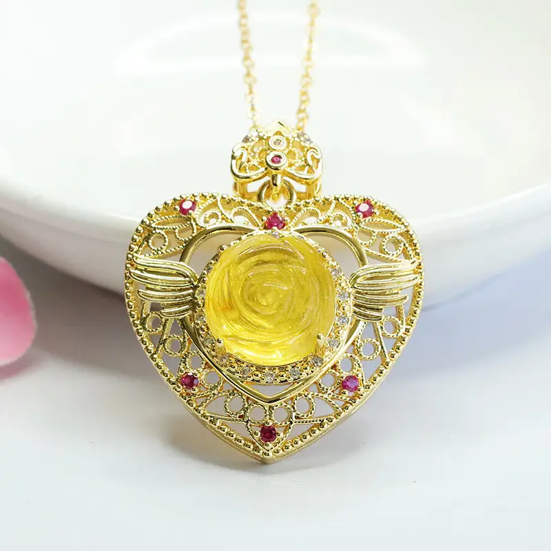 Guan Yu Gold Pendant Necklace for Women Heart Design — feature 4