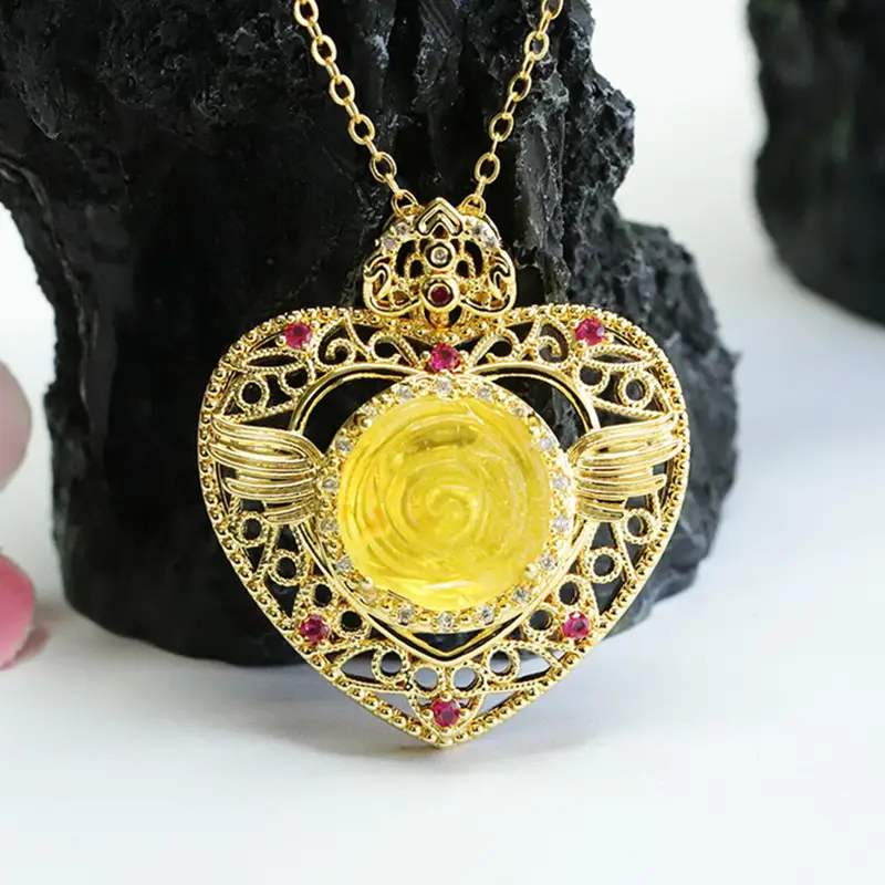 Guan Yu Gold Pendant Necklace for Women Heart Design — feature 7