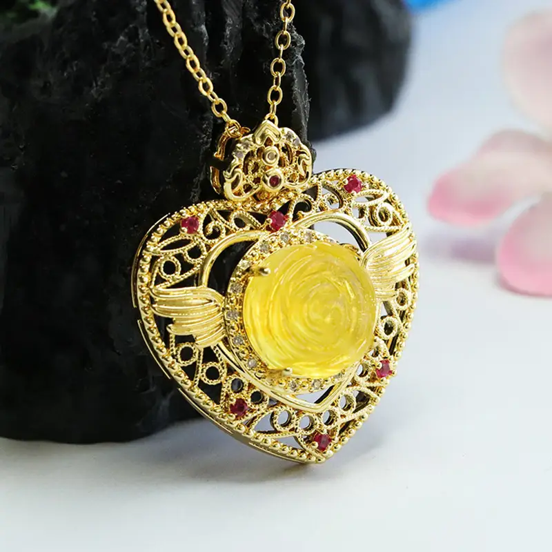 Guan Yu Gold Pendant Necklace for Women Heart Design — feature 9