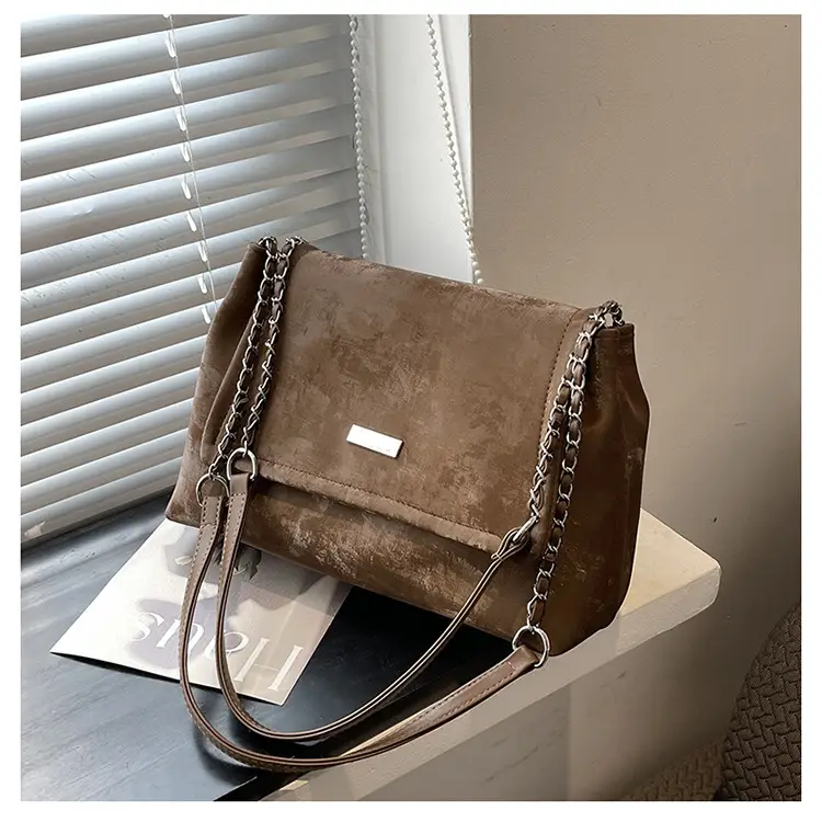 Black Matte Chain Shoulder Tote Bag for Women — feature 20
