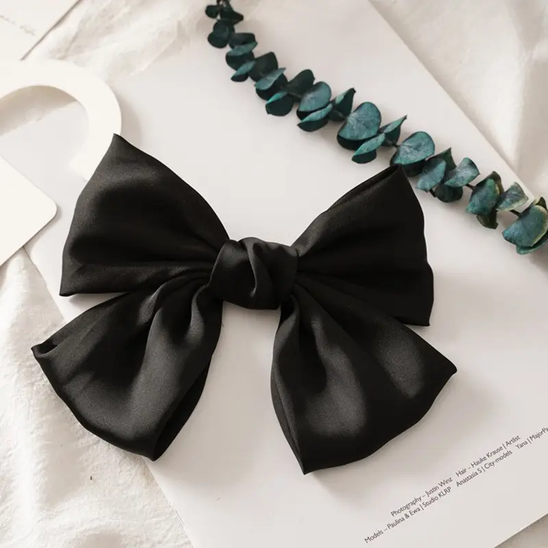 D-024 black spring clip