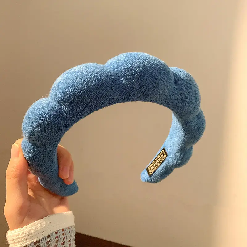 White Cloud Hair Hoop for Women High Cranial Top Wide Side Wash Face Pressure Hair Hoop - Image 3