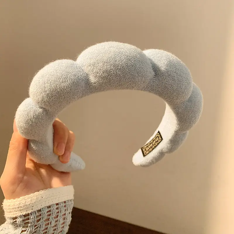 White Cloud Hair Hoop for Women High Cranial Top Wide Side Wash Face Pressure Hair Hoop - Image 2