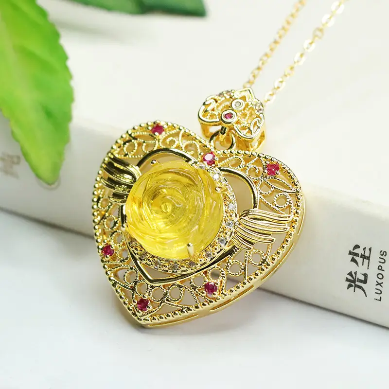 Aiyu Gold Pendant Necklace for Women Heart Design - Image 3