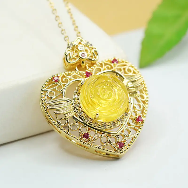 Aiyu Gold Pendant Necklace for Women Heart Design - Image 4