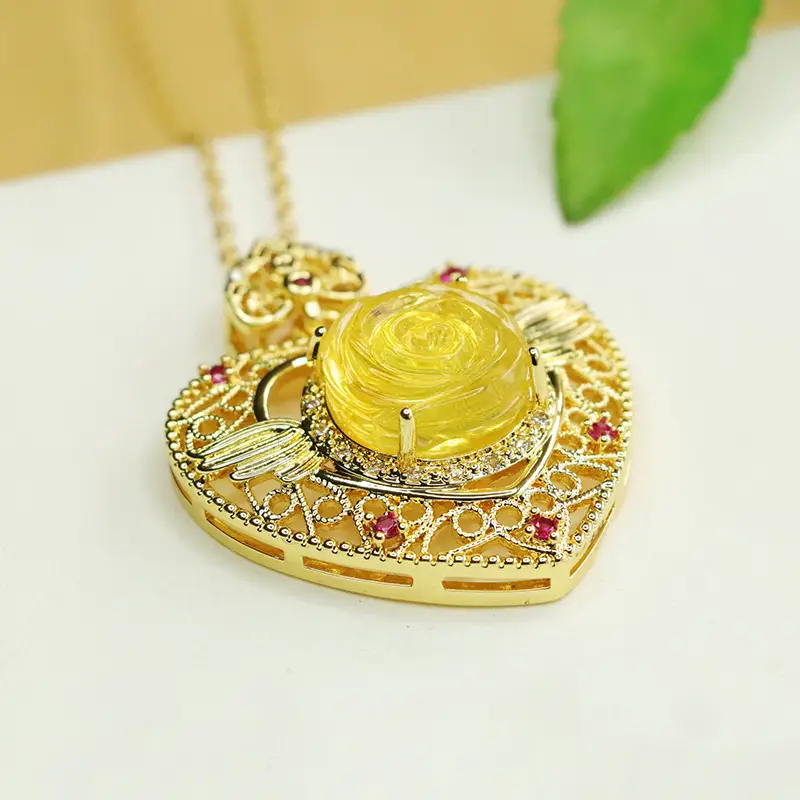 Aiyu Gold Pendant Necklace for Women Heart Design - Image 5