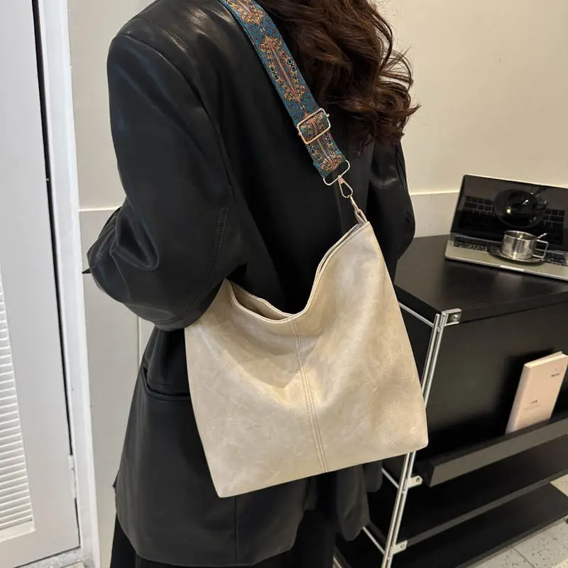 Retro Brown Leather Shoulder Bag for Women 2024 Winter - Image 6
