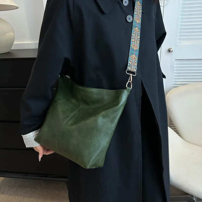 Retro Brown Leather Shoulder Bag for Women 2024 Winter - Image 8