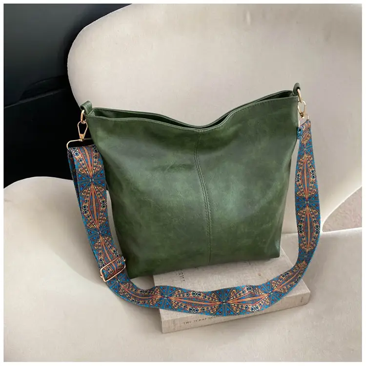 Retro Brown Leather Shoulder Bag for Women 2024 Winter — feature 20