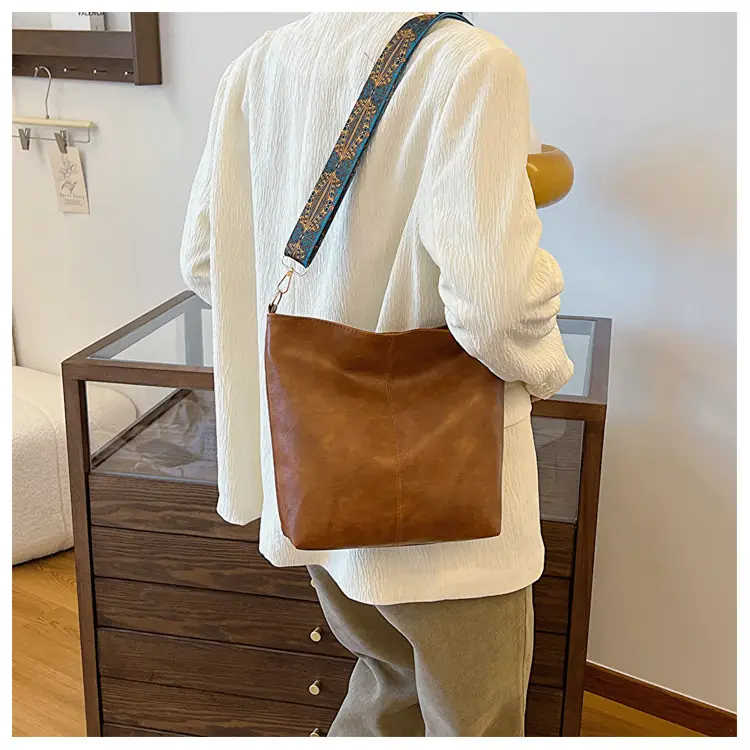 Women Vintage Green Leather Shoulder Crossbody Bag 2023 — feature 12