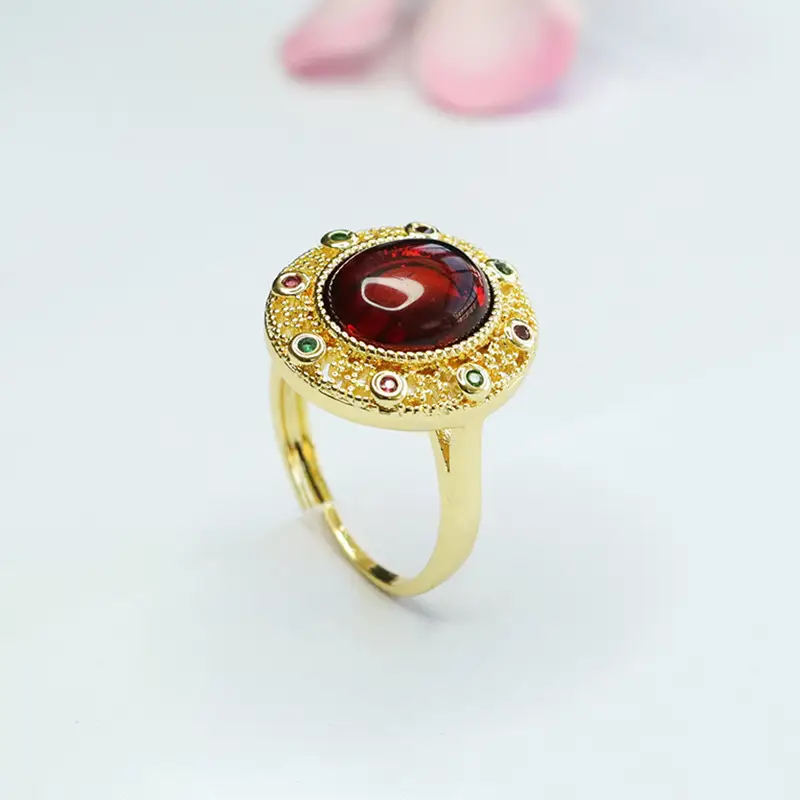 Guan Yu Natural Amber Ring Ethnic Style Gold Plated — feature 9