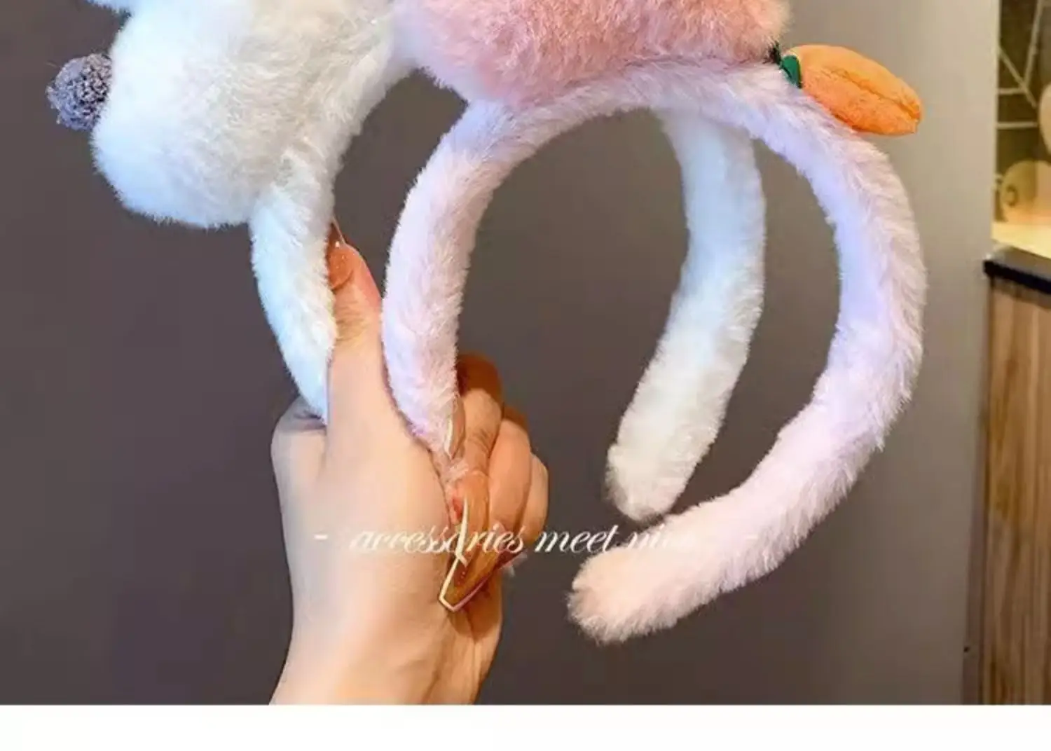 Plush Rabbit Face Wash Headband for Women — feature 3