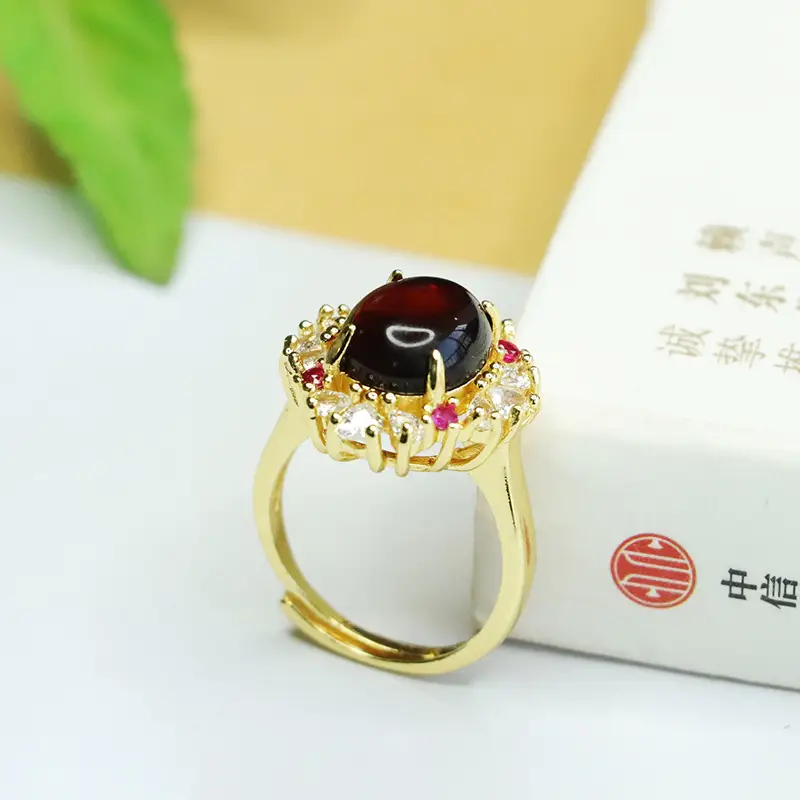 Aiyu Red Amber Claw Setting Ring for Women - Image 4