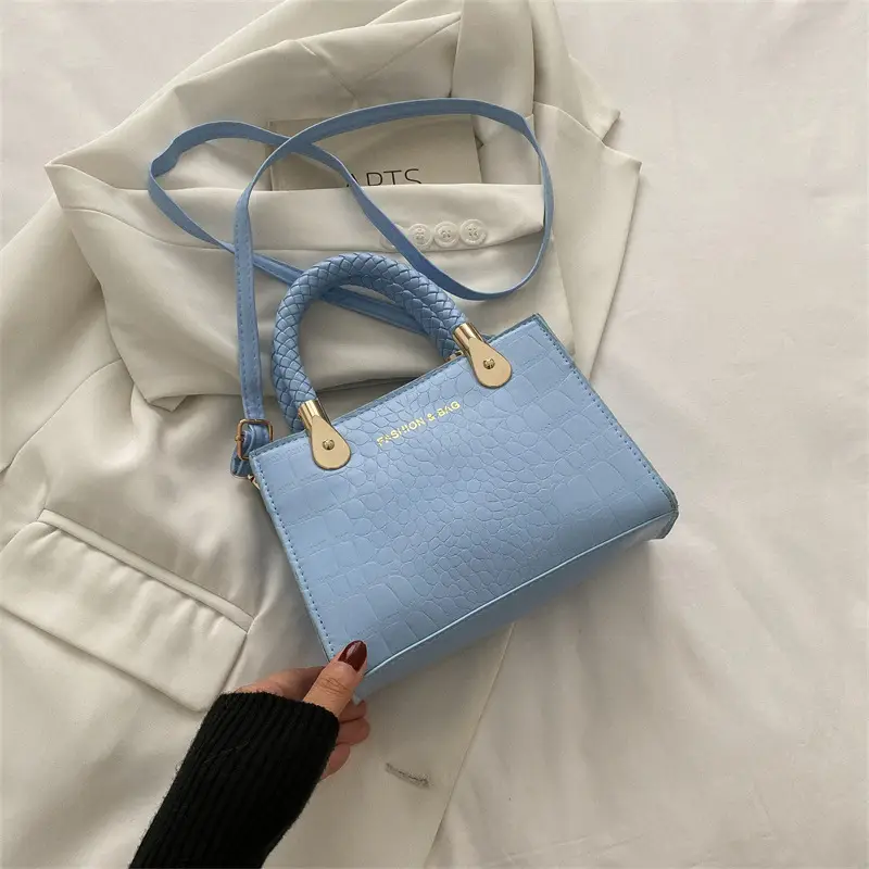 Women's Light Pink Quilted Shoulder Bag 2024 - Image 3