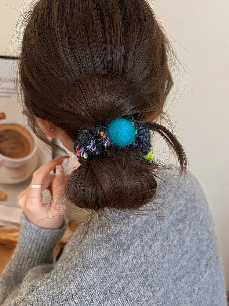 Rainbow Wool Phone Ring Hair Band for Women — feature 3