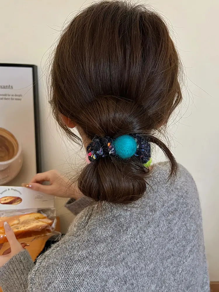 Rainbow Wool Phone Ring Hair Band for Women — feature 9