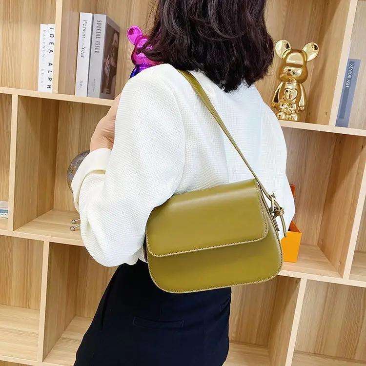 Women's Brown Crossbody Bag Retro Saddle Design — feature 12