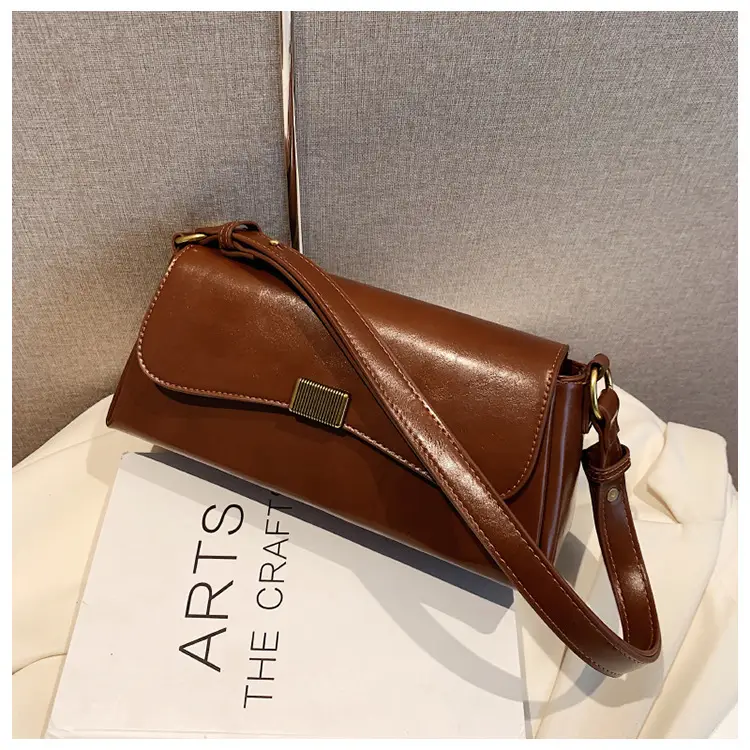 Women's Large Capacity Brown Leather Messenger Bag — feature 40