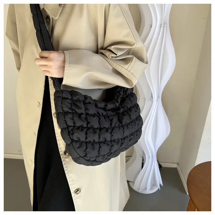Blue Quilted Shoulder Bag for Women 2023 — feature 8