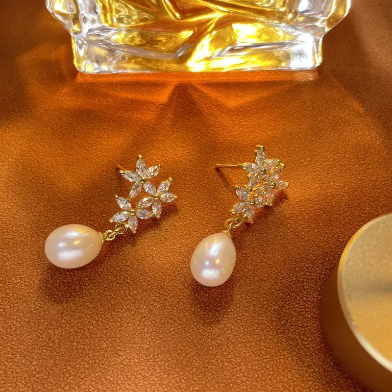 Freshwater Pearl Earrings with Micro-inlaid Zircon - Image 3