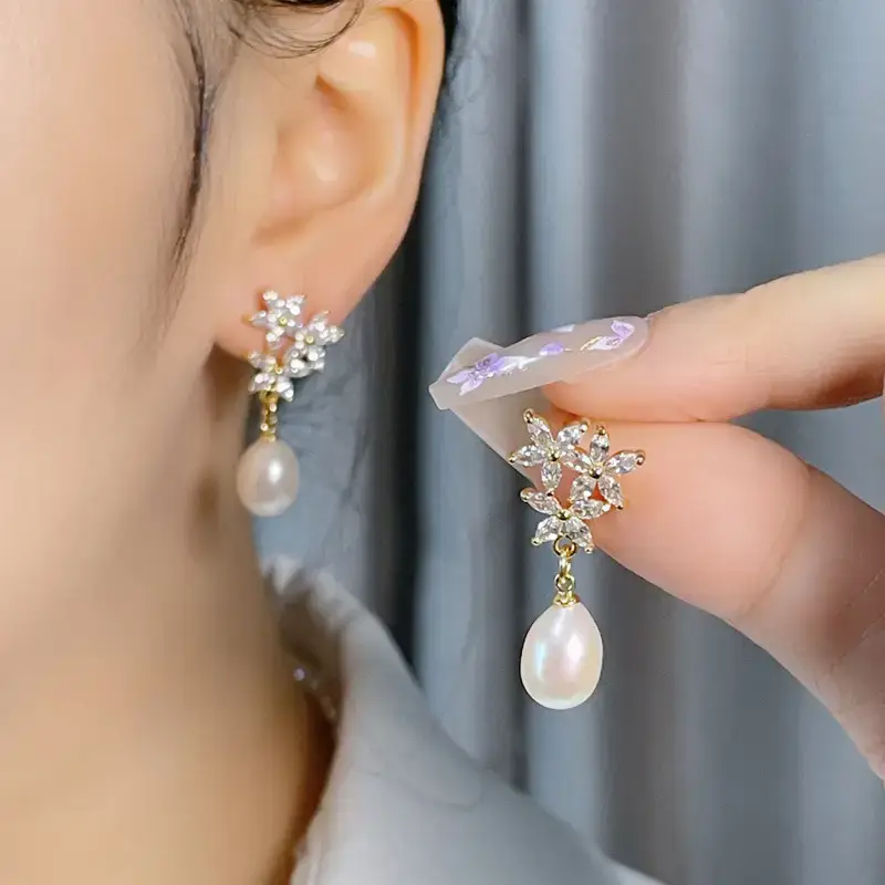 Freshwater Pearl Earrings with Micro-inlaid Zircon - Image 5