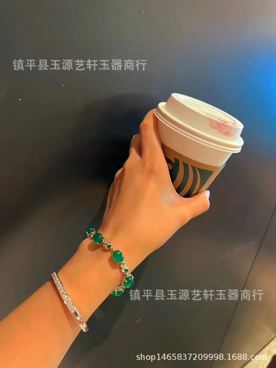 Brazil Yang Chalcedony Emerald Green Bracelet with Round Diamonds — feature 9