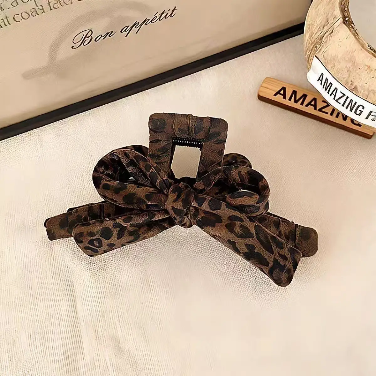 Sweet Feather Hairpin for Girls Winter Style