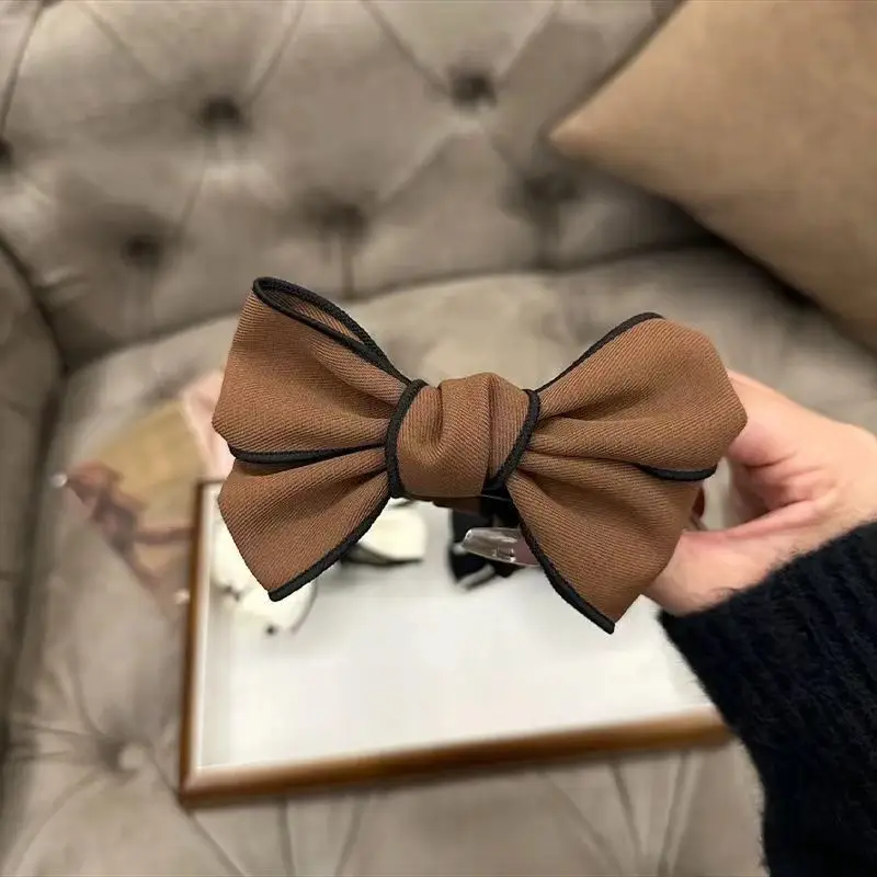 Sweet Feather Hairpin for Girls Winter Style