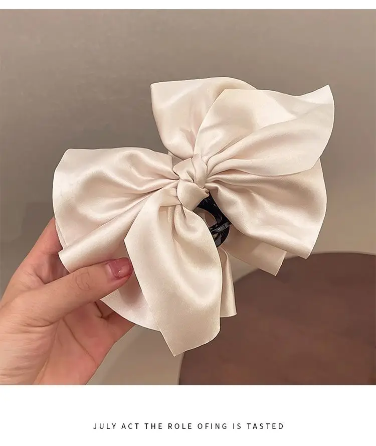 Sweet Feather Hairpin for Girls Winter Style
