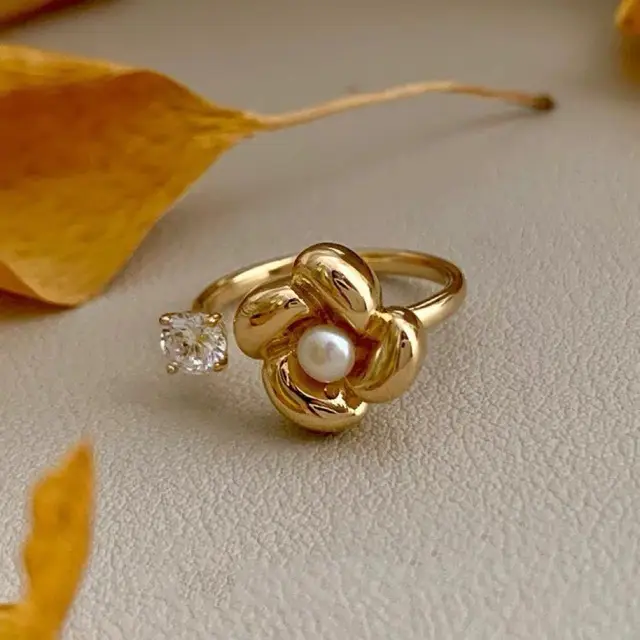 Japanese Style Flower Ring with Pearl & Gold Tone