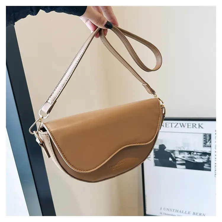Black Leather Shoulder Bag 2023 Winter New Design — feature 35