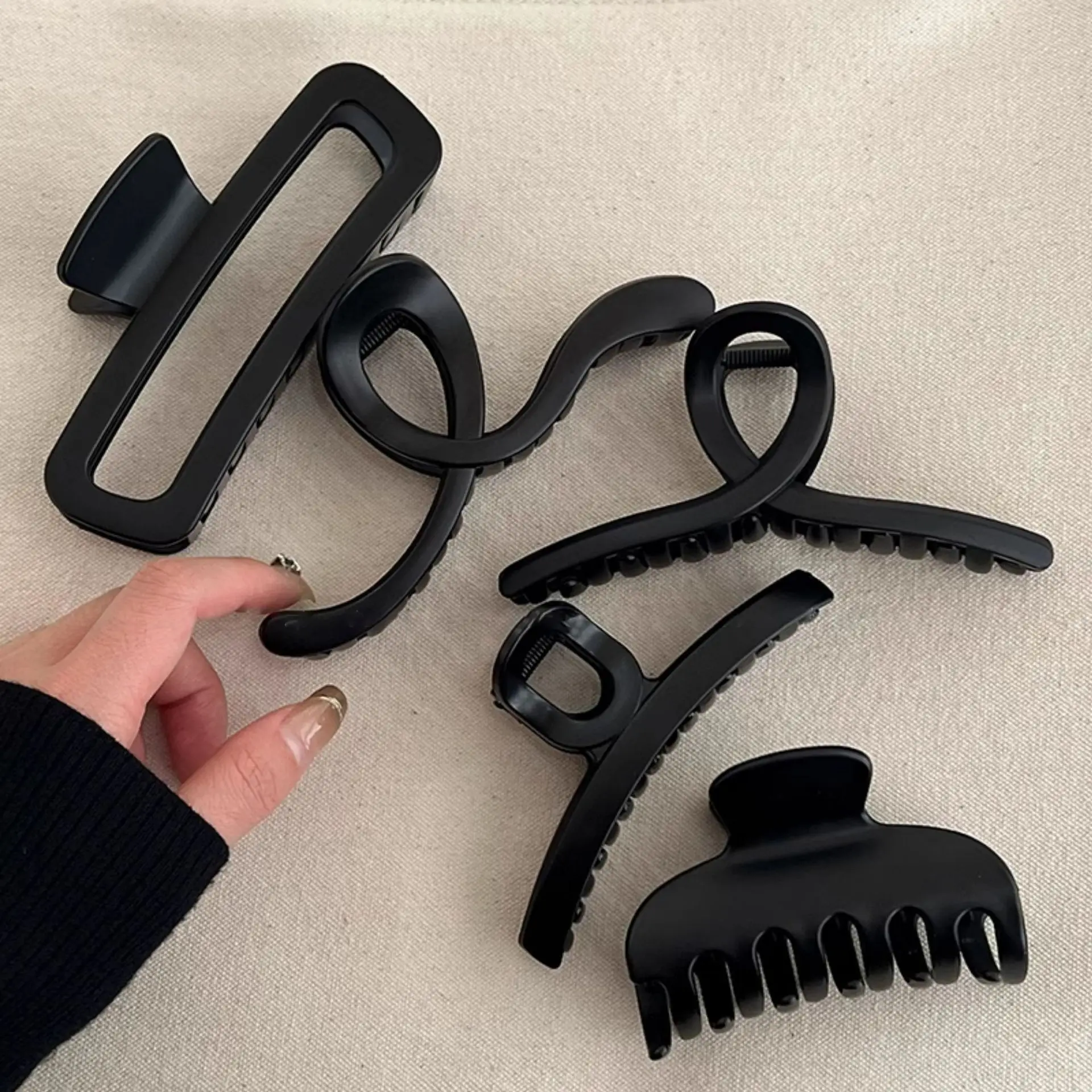 Autumn Winter Frosted Black Hair Clips for Women