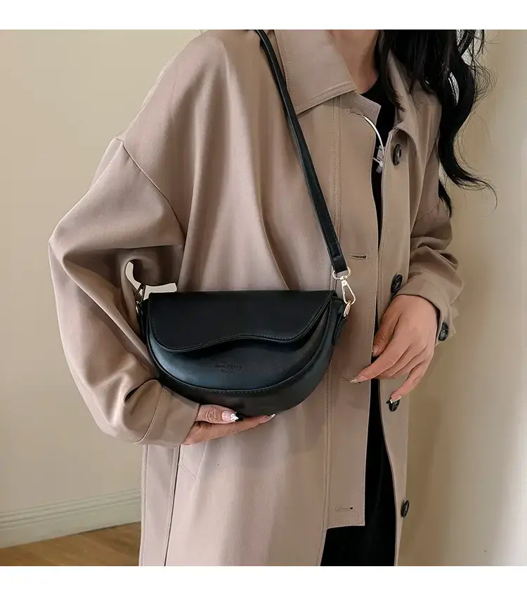 Women's Brown Leather Shoulder Bag 2024 Winter New — feature 1