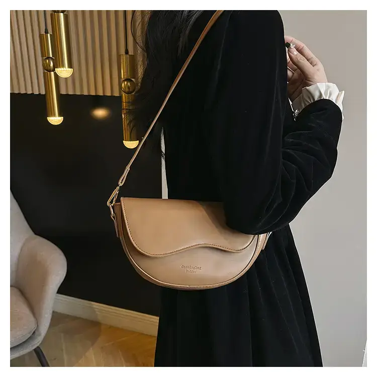 Women's Brown Leather Shoulder Bag 2024 Winter New — feature 22