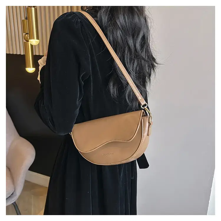 Women's Brown Leather Shoulder Bag 2024 Winter New — feature 23