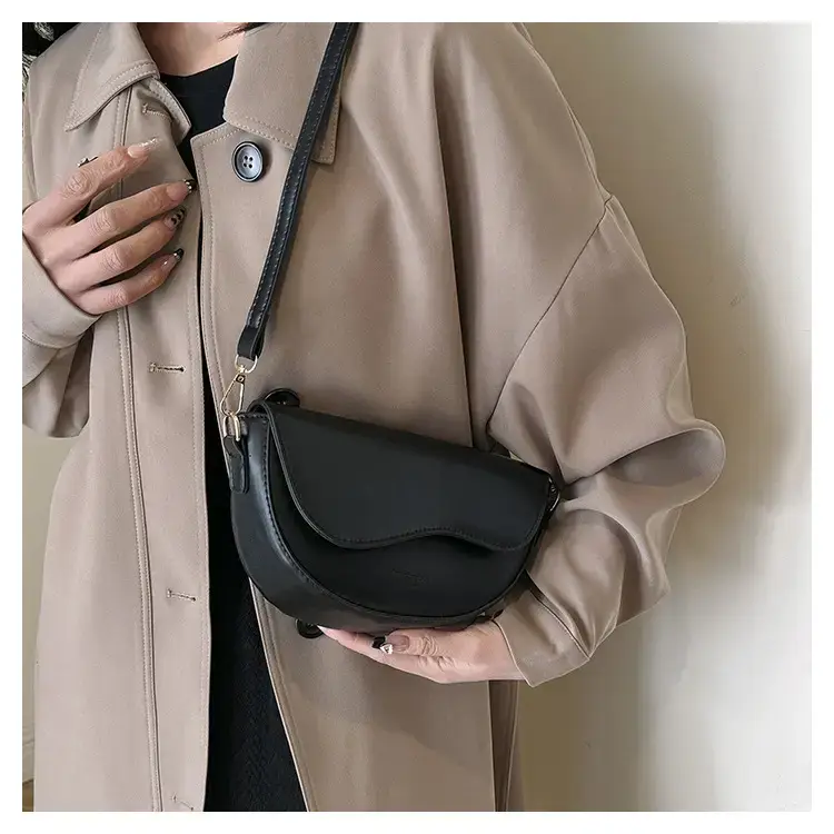 Women's Brown Leather Shoulder Bag 2024 Winter New — feature 31