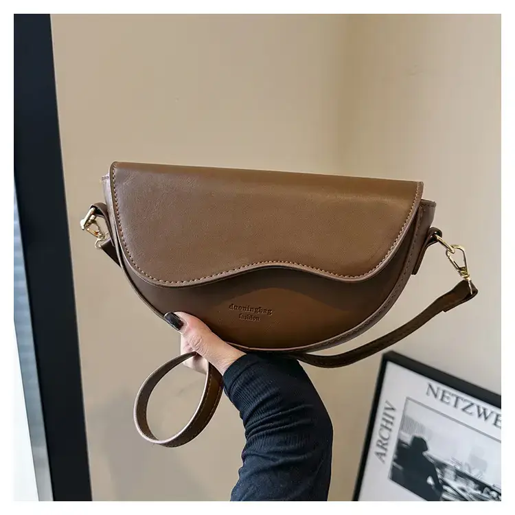 Women's Brown Leather Shoulder Bag 2024 Winter New — feature 37