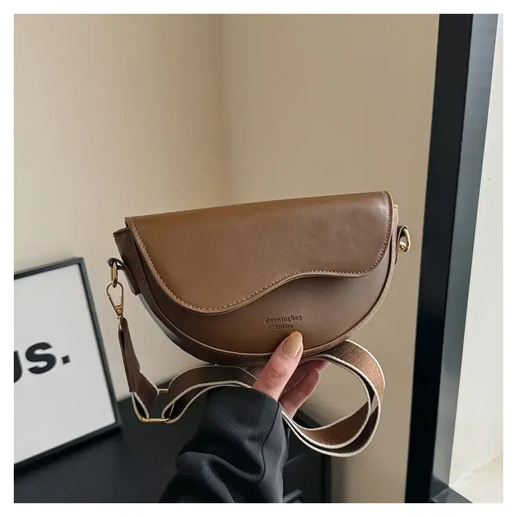 Women's Brown Leather Shoulder Bag 2024 Winter New — feature 44